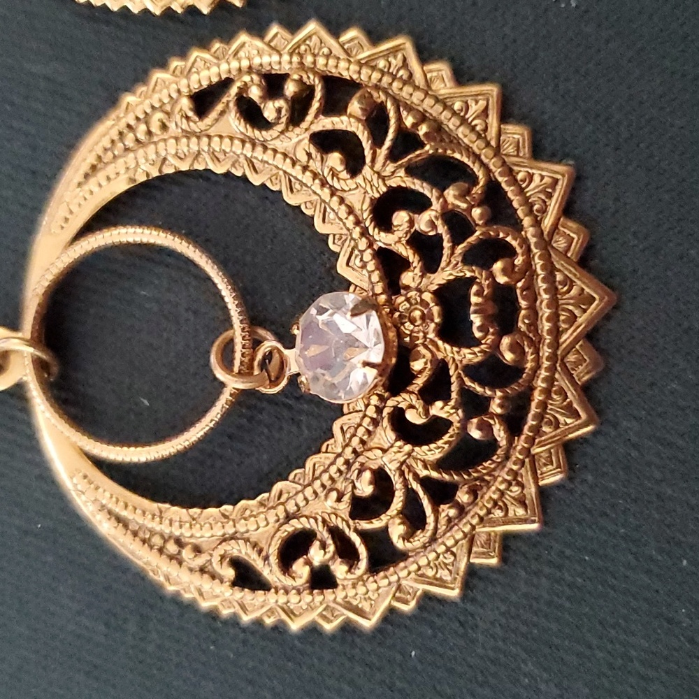 Traditional Style Earings - Picture 2 of 2